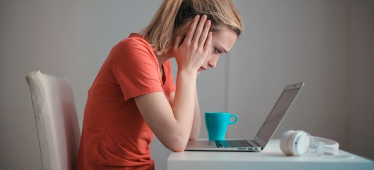 a student being worried about budgeting tips for students in Ottawa