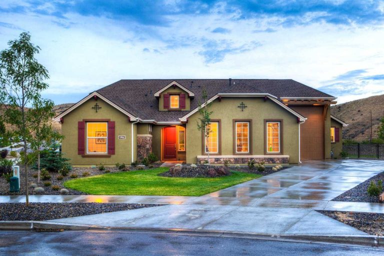 House where you can improve your Ottawa suburban curb appeal