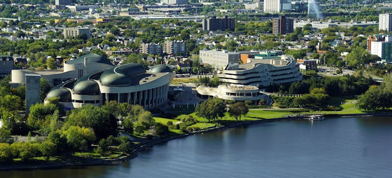 the view of the city, it has perfect Ottawa suburbs for runners