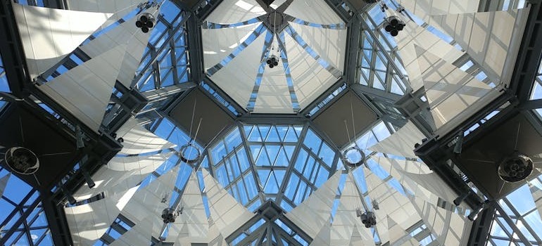 Roof of a gallery