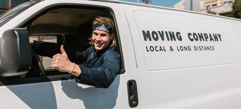 One of the Manotick movers keep it simple by driving a van