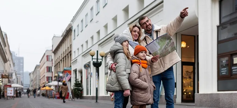 Detailed map highlighting diverse neighbourhoods in Ottawa categorized by lifestyle, commute, and family amenities for relocation planning.
